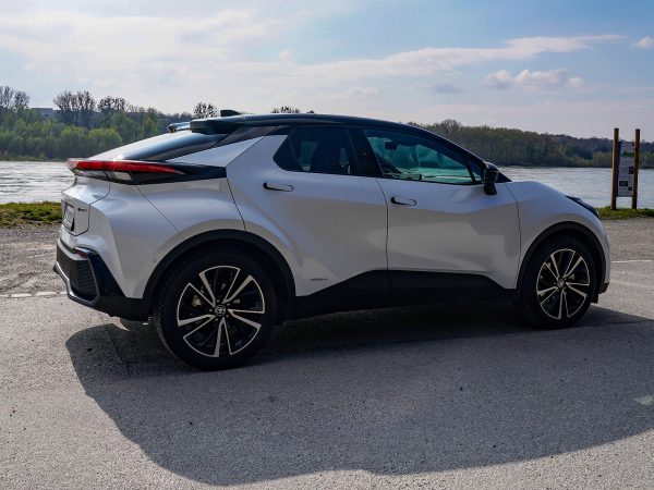 Toyota C-HR 2,0 Hybrid 4WD Lounge E-CVT (c) Stefan Gruber