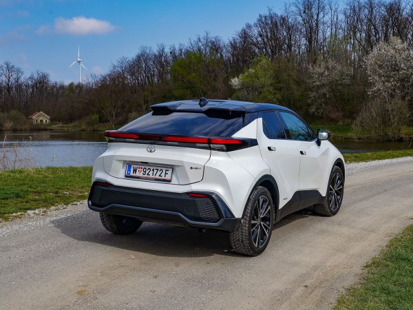 Toyota C-HR 2,0 Hybrid 4WD Lounge E-CVT (c) Stefan Gruber