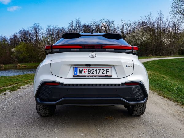Toyota C-HR 2,0 Hybrid 4WD Lounge E-CVT (c) Stefan Gruber