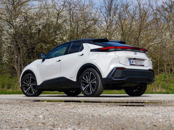 Toyota C-HR 2,0 Hybrid 4WD Lounge E-CVT (c) Stefan Gruber