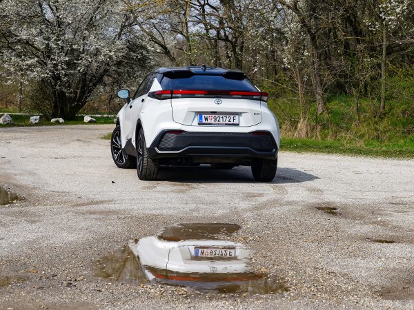 Toyota C-HR 2,0 Hybrid 4WD Lounge E-CVT (c) Stefan Gruber