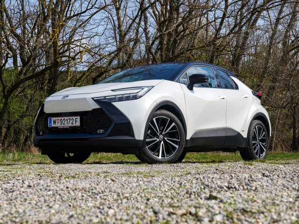 Toyota C-HR 2,0 Hybrid 4WD Lounge E-CVT (c) Stefan Gruber