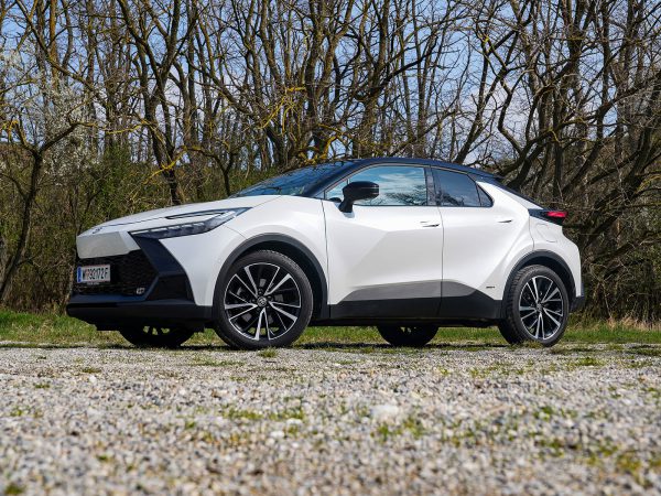 Toyota C-HR 2,0 Hybrid 4WD Lounge E-CVT (c) Stefan Gruber