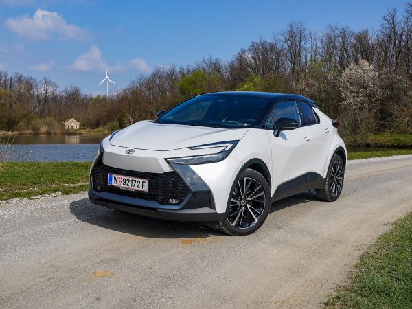 Toyota C-HR 2,0 Hybrid 4WD Lounge E-CVT (c) Stefan Gruber
