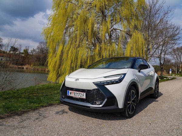 Toyota C-HR 2,0 Hybrid 4WD Lounge E-CVT (c) Stefan Gruber