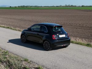 Fiat 500e La Prima (c) Johannes Ibrahim