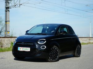 Fiat 500e La Prima (c) Johannes Ibrahim