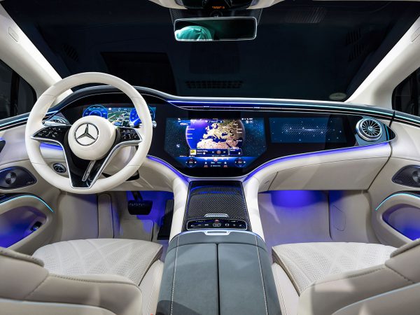 (c) Mercedes-Benz AG