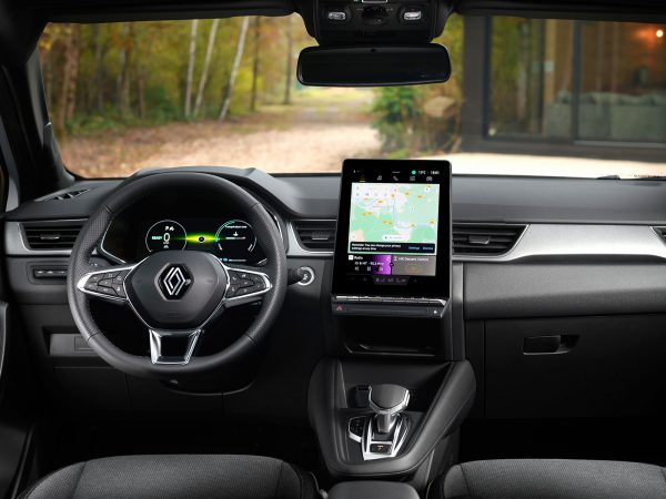 (c) Renault Communications