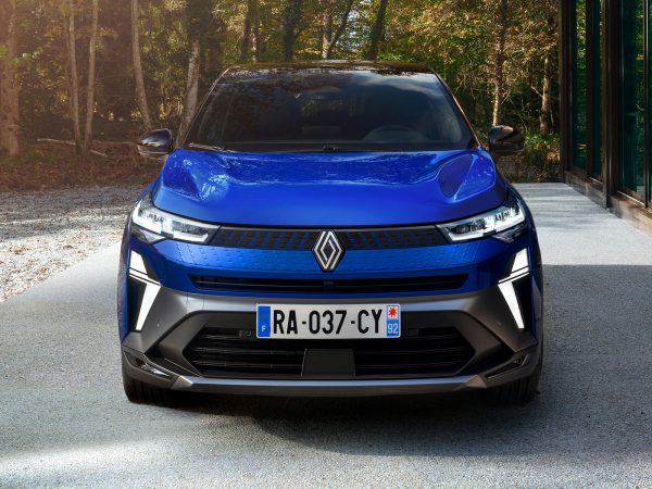 (c) Renault Communications