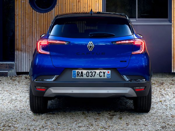 (c) Renault Communications