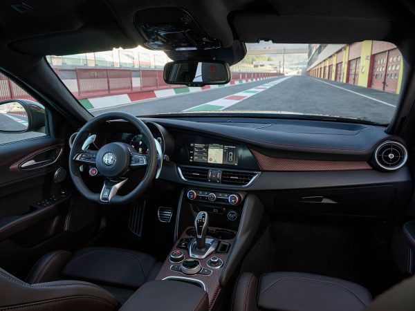 (c) Alfa Romeo