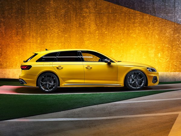(c) Audi AG