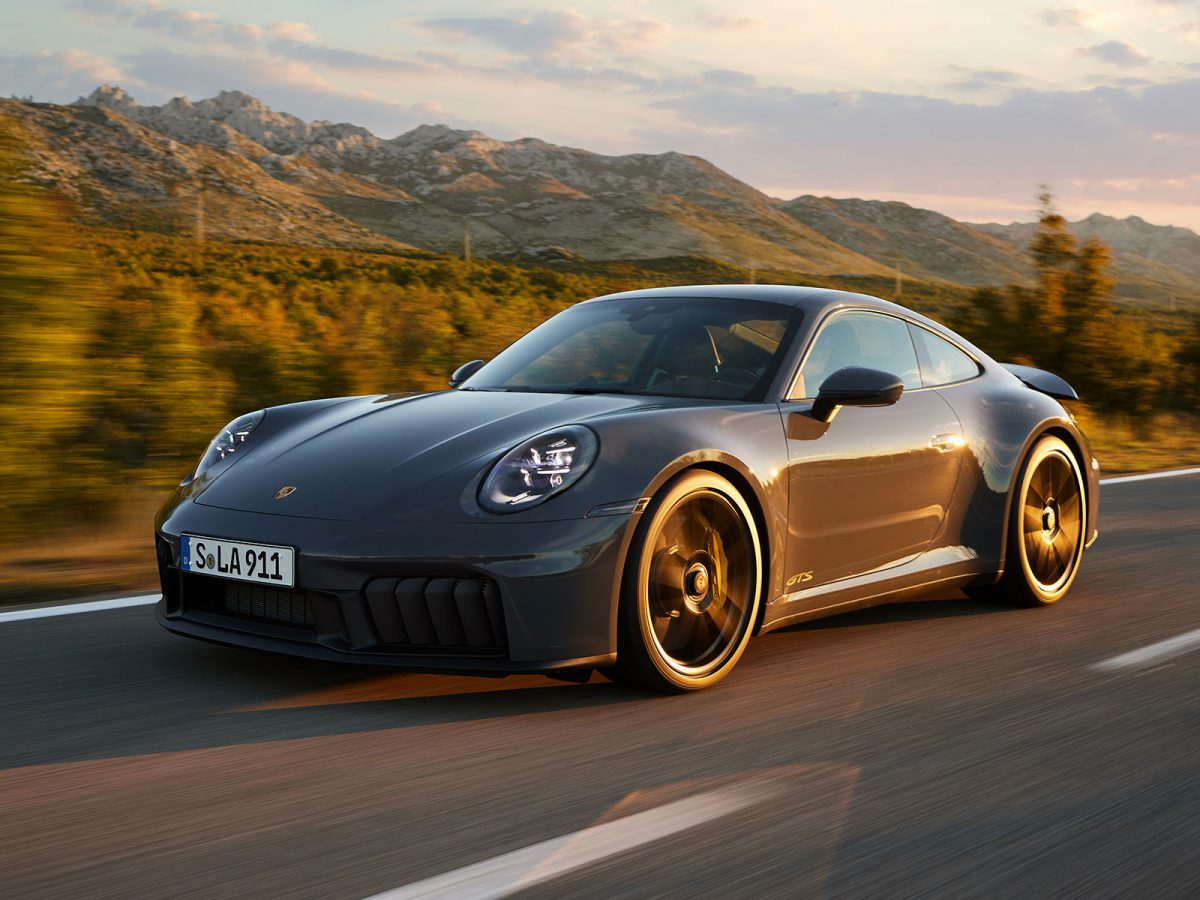 (c) Porsche AG