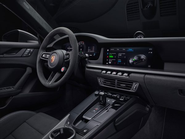 (c) Porsche AG