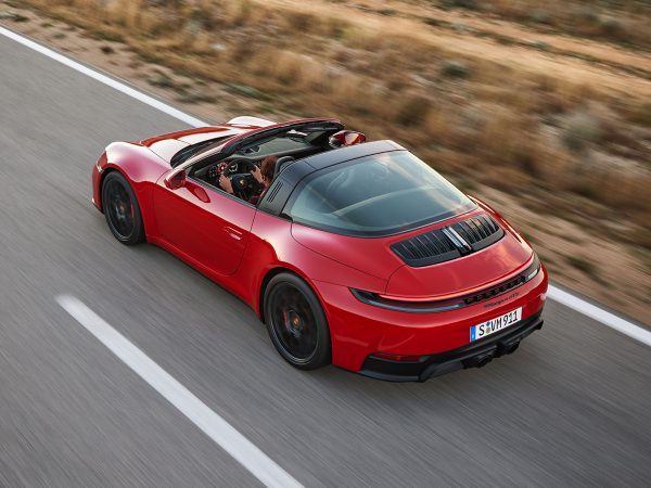 (c) Porsche AG
