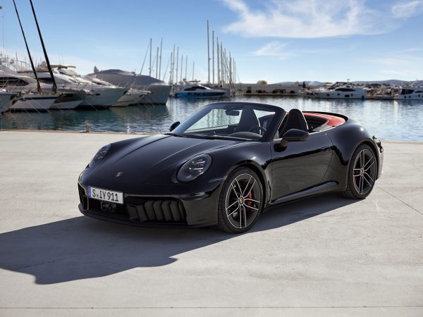 (c) Porsche AG