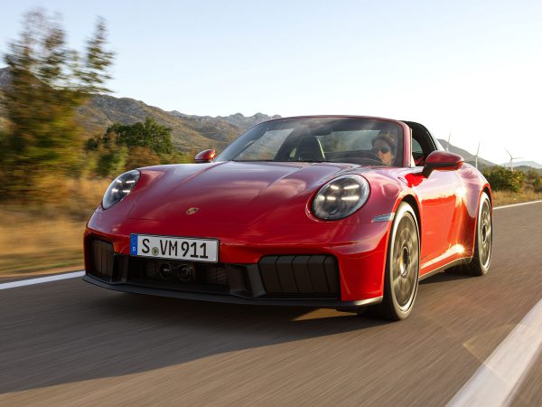 (c) Porsche AG