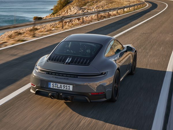 (c) Porsche AG