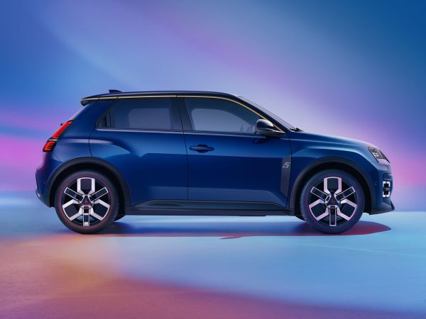 (c) Renault Communications