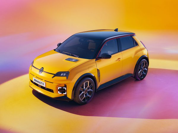 (c) Renault Communications