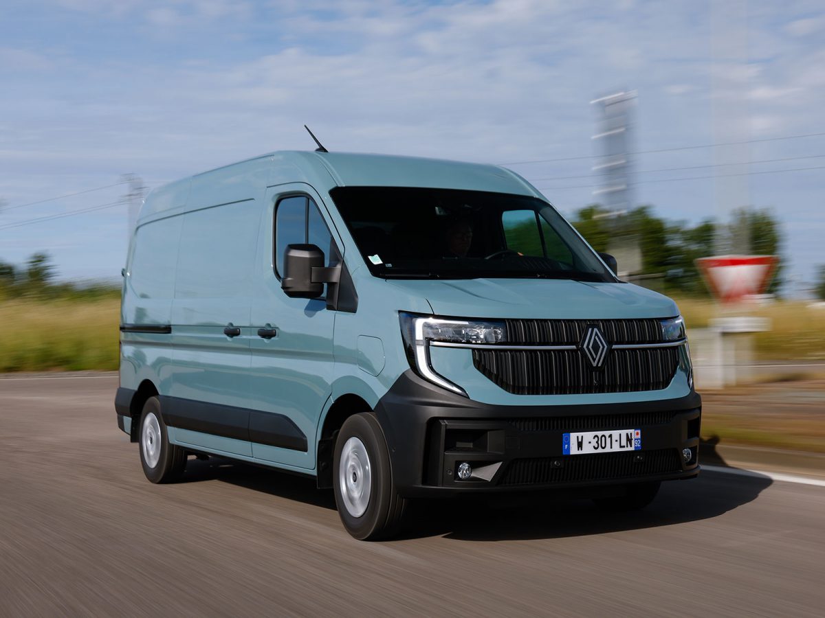 (c) Renault Communications