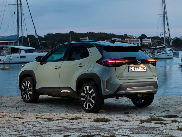 (c) Toyota