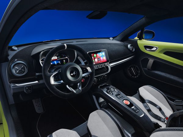 (c) Renault Communications