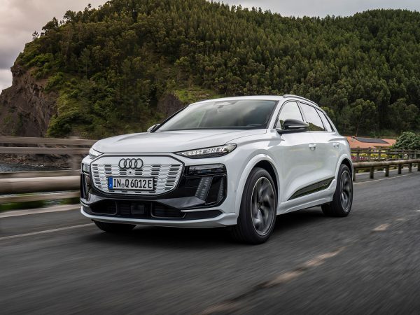 (c) Audi AG