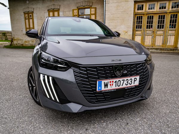 Peugeot 208 GT Hybrid 100 (c) Stefan Gruber