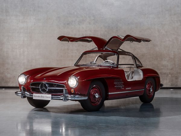 (c) Mercedes-Benz AG