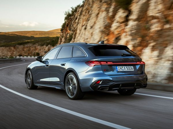 (c) Audi AG