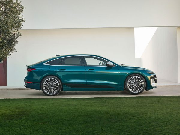 (c) Audi AG