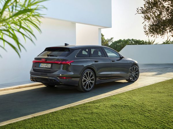 (c) Audi AG