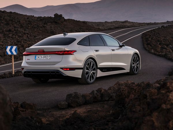 (c) Audi AG