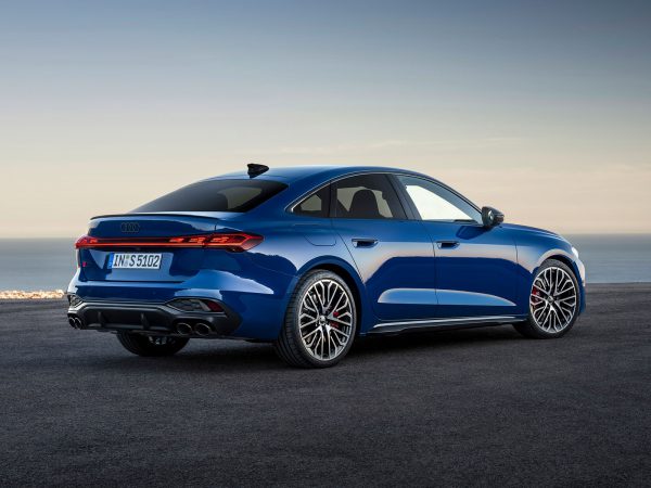 (c) Audi AG