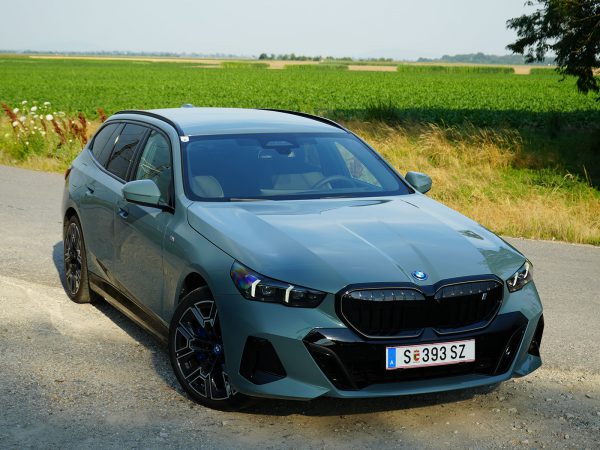 BMW i5 eDrive40 Touring (c) Kyrillos Ibrahim