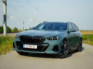 BMW i5 eDrive40 Touring (c) Kyrillos Ibrahim