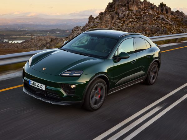 (c) Dr. Ing. h.c. F. Porsche AG