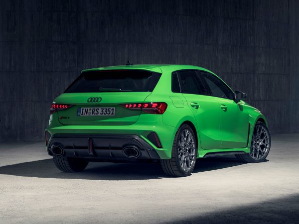 (c) Audi AG