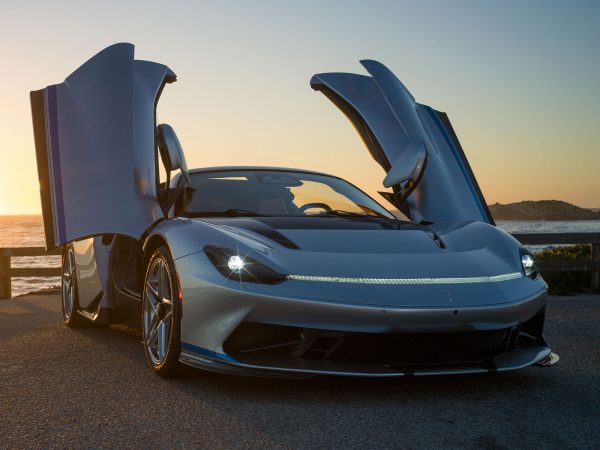 (c) Automobili Pininfarina
