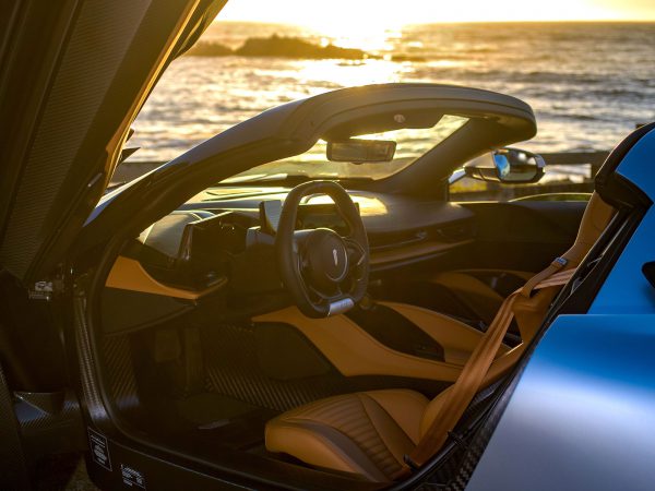 (c) Automobili Pininfarina
