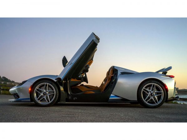 (c) Automobili Pininfarina