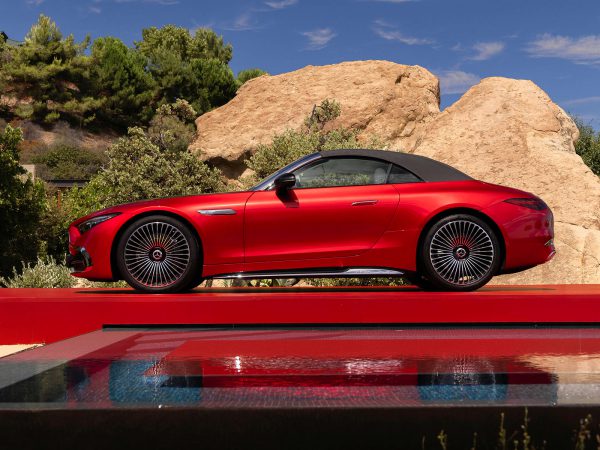 (c) Mercedes-Benz Group