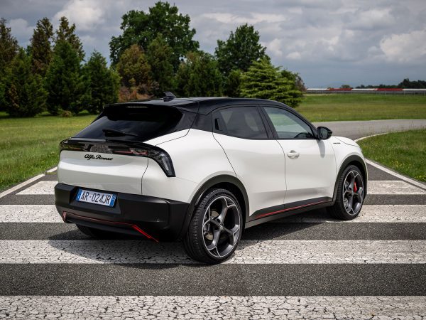 (c) Alfa Romeo