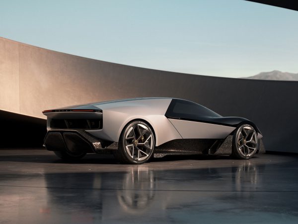 (c) Lotus Cars