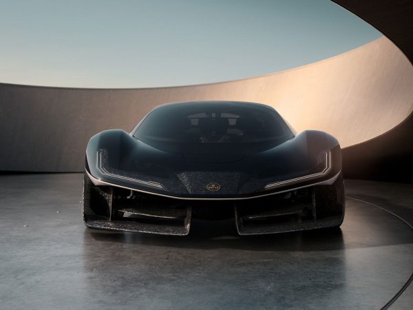 (c) Lotus Cars