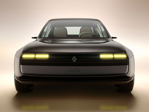 (c) Renault Communications