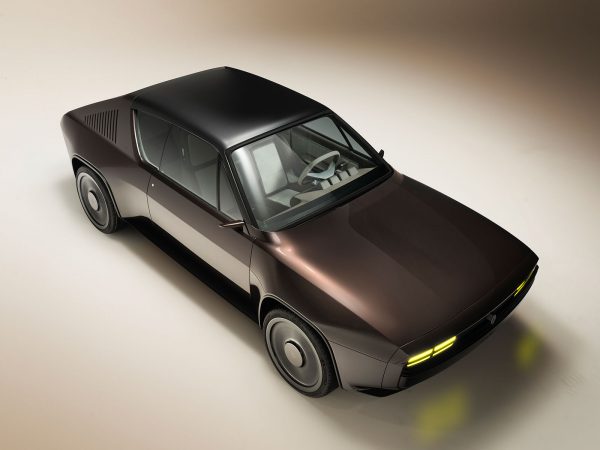 (c) Renault Communications