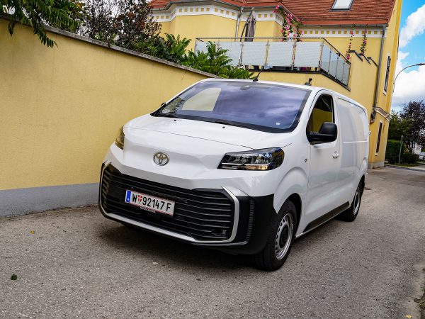 Toyota Proace 2,0 D-4D 144 AT Select (c) Stefan Gruber